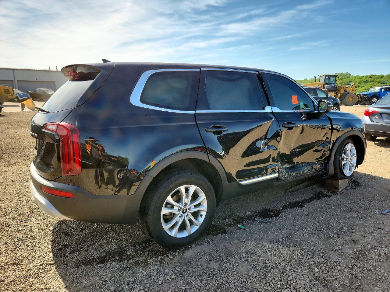 2022 Kia Telluride Lx - Image 3