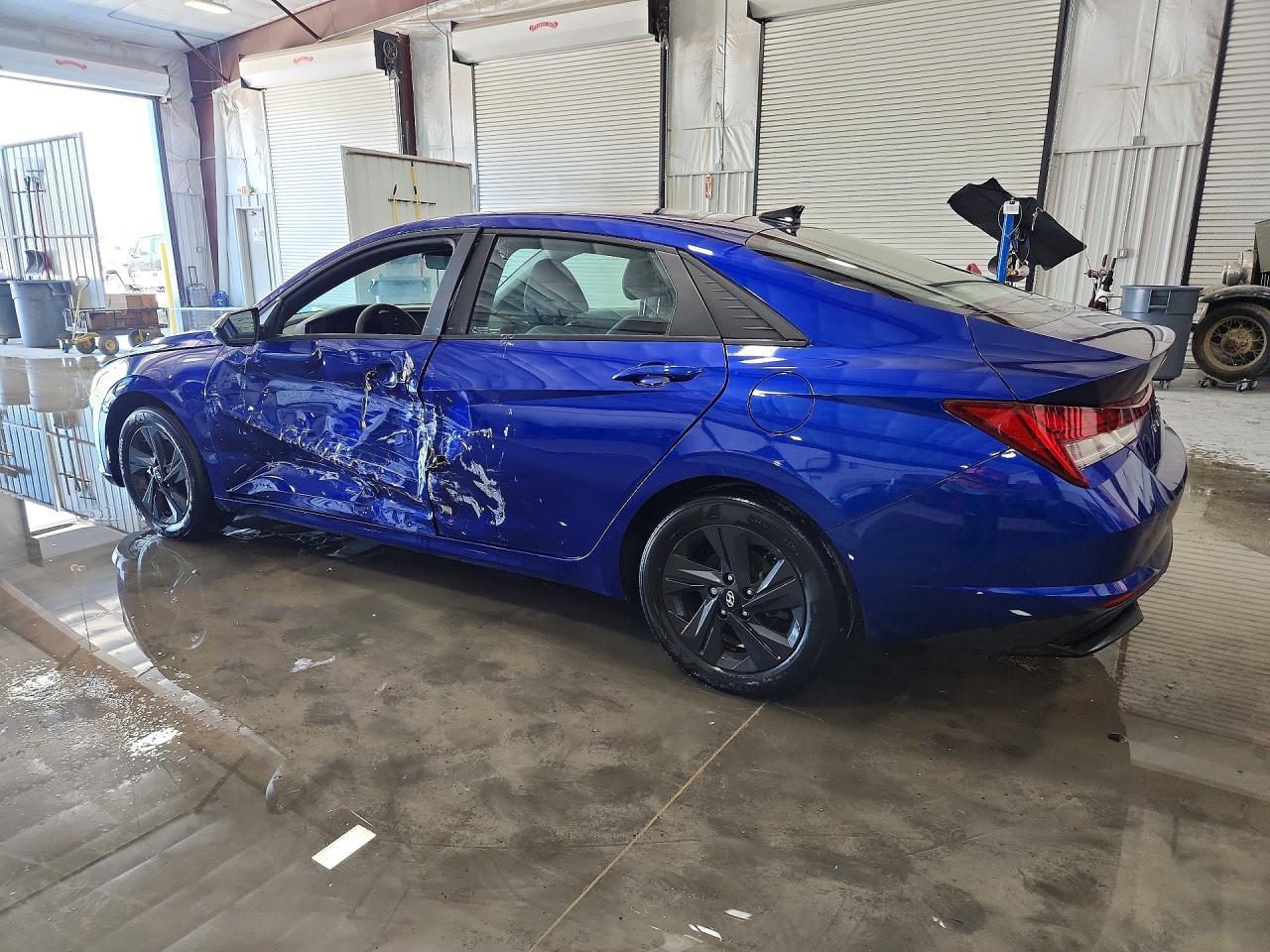 2023 Hyundai Elantra Blue - Фото 2