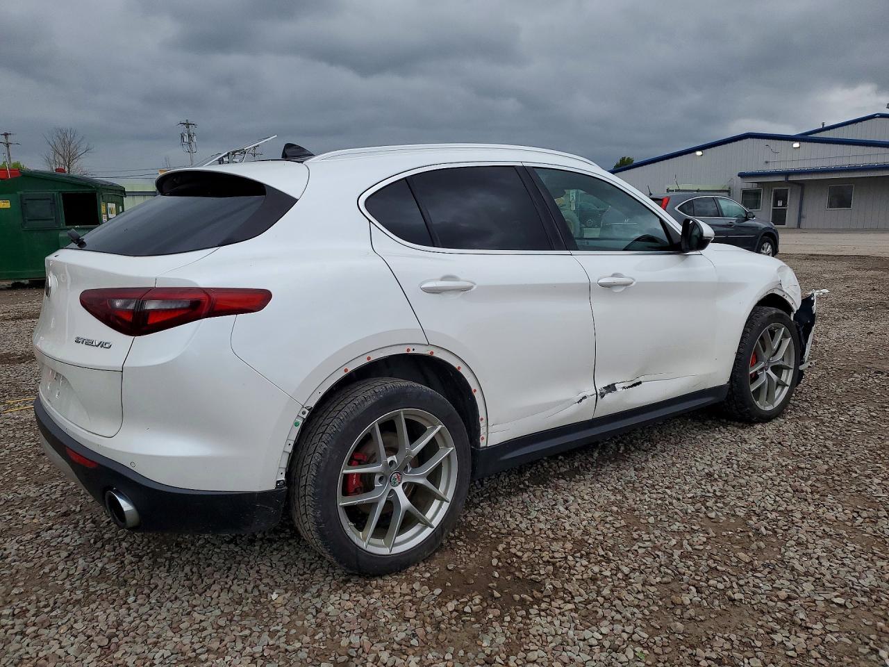 2018 Alfa Romeo Stelvio Ti - Image 3