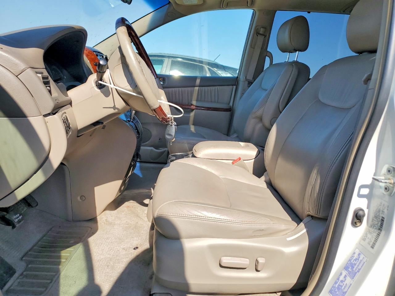 2004 Toyota Sienna Xle Limited 7 Passenger - Фото 7