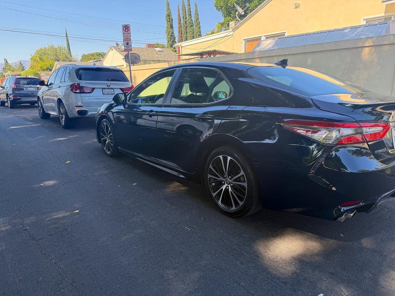 2020 Toyota Camry Hybrid Se - Фото 3