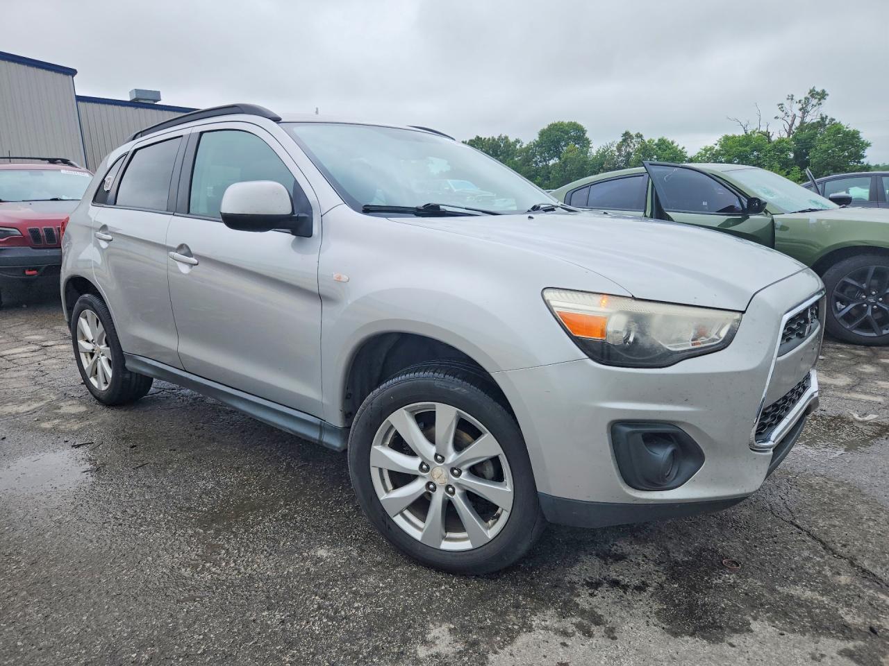 2013 Mitsubishi Outlander Sport Es - Image 4