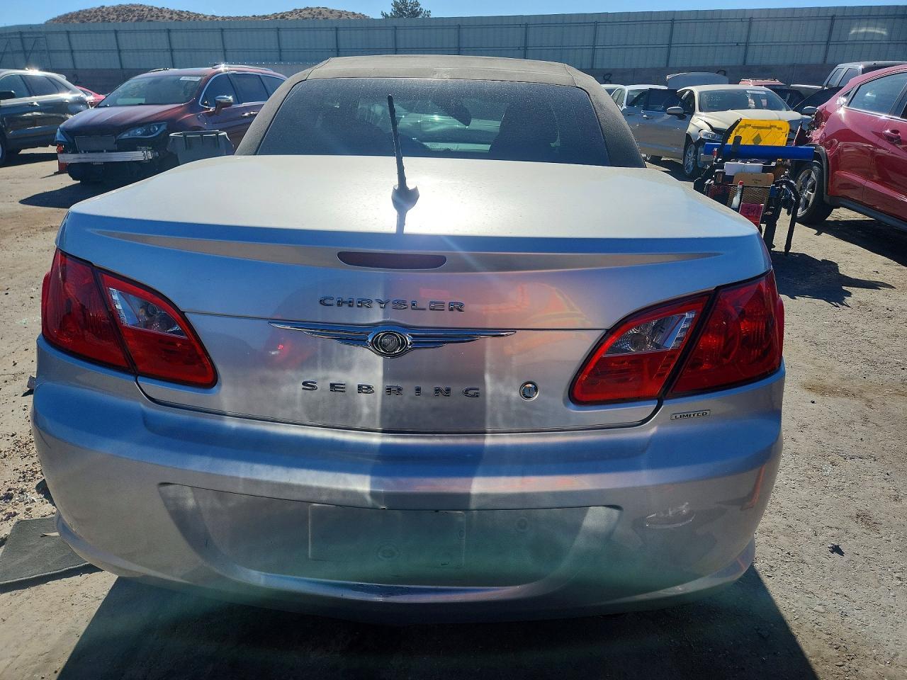 2009 Chrysler Sebring Limited - Image 6