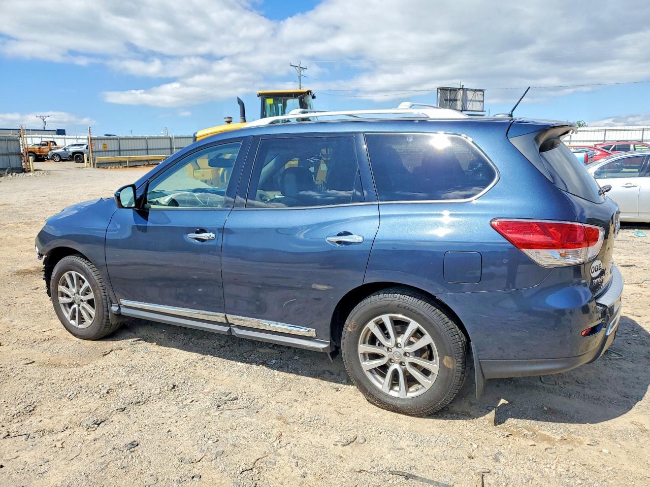 2016 Nissan Pathfinder Sl - Image 2