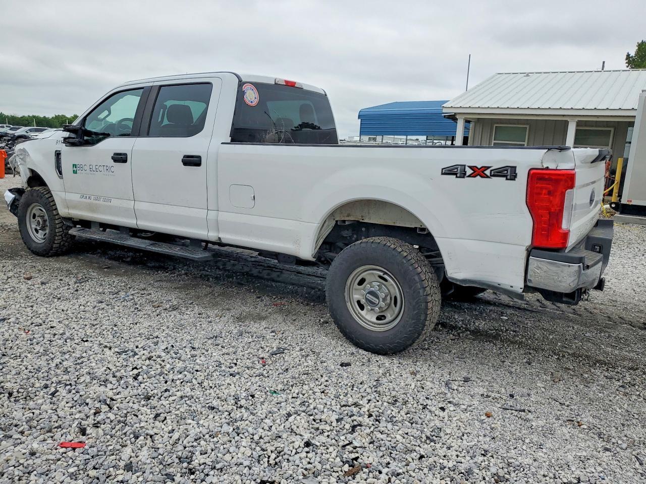 2019 Ford F250 Super Duty - Фото 2
