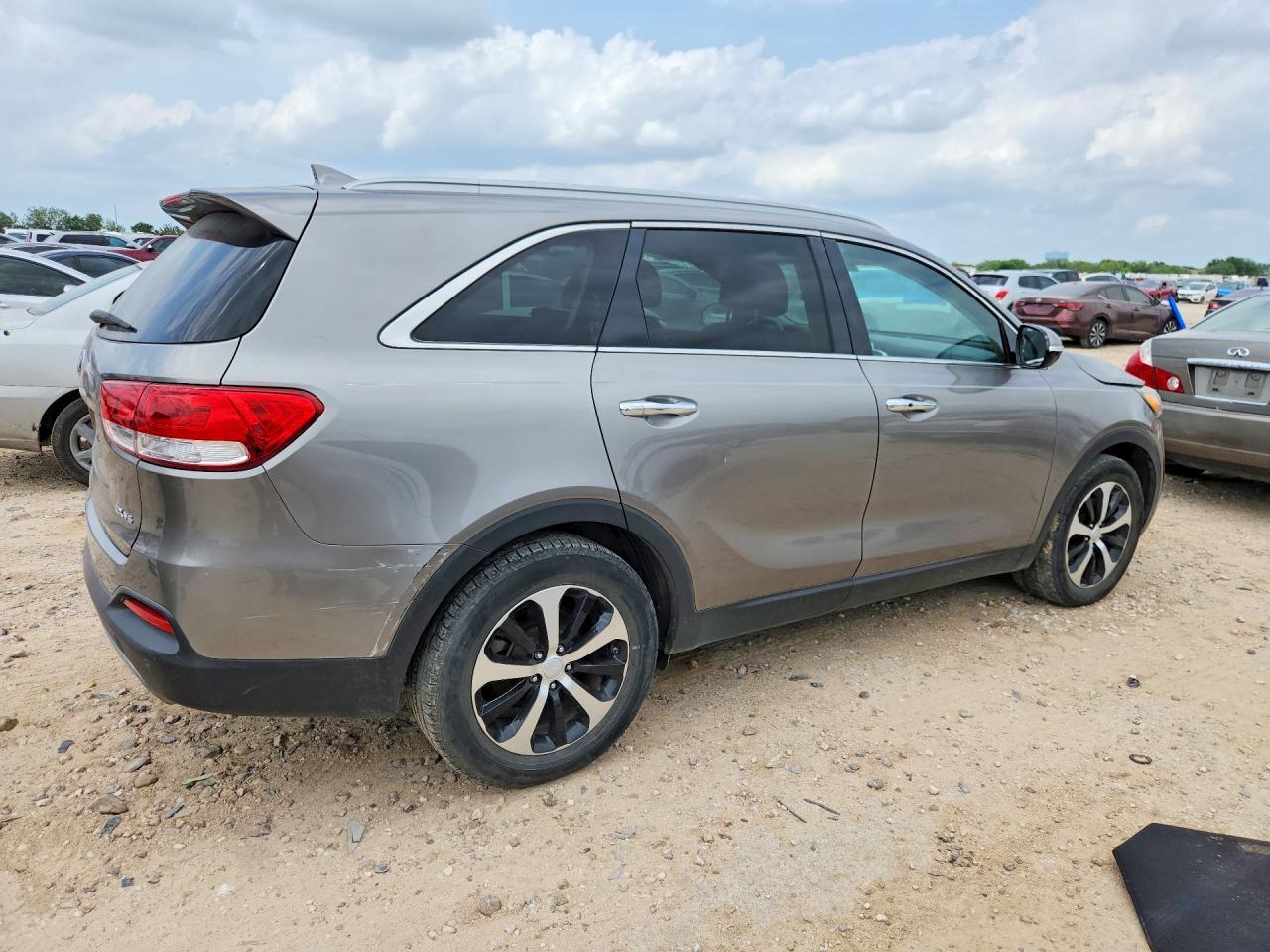 2017 Kia Sorento Ex - Image 3