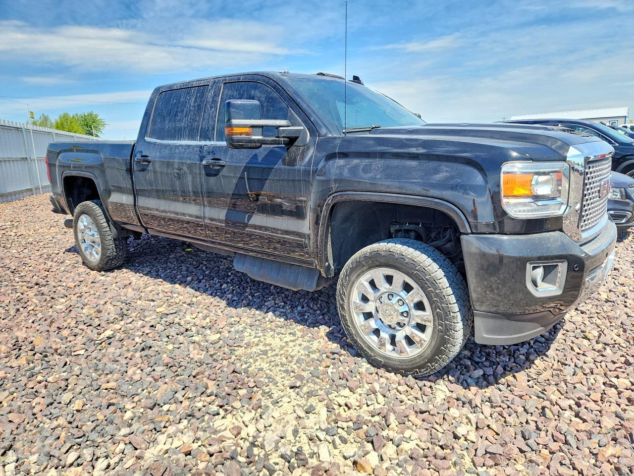 2018 GMC Sierra K2500 Denali - Image 4