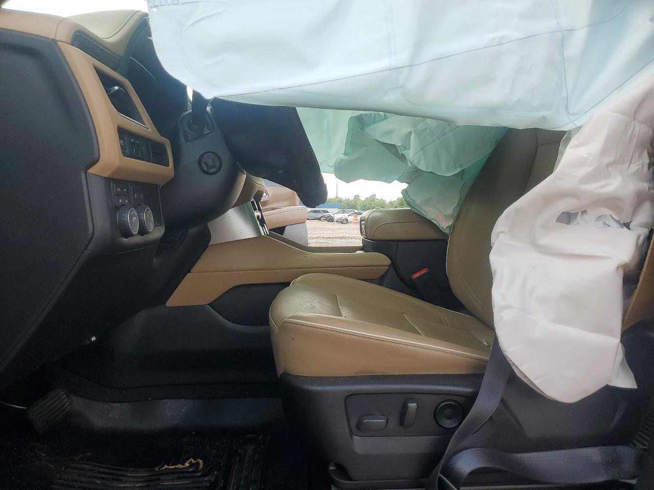 2023 Chevrolet Suburban K1500 Premier - Image 7