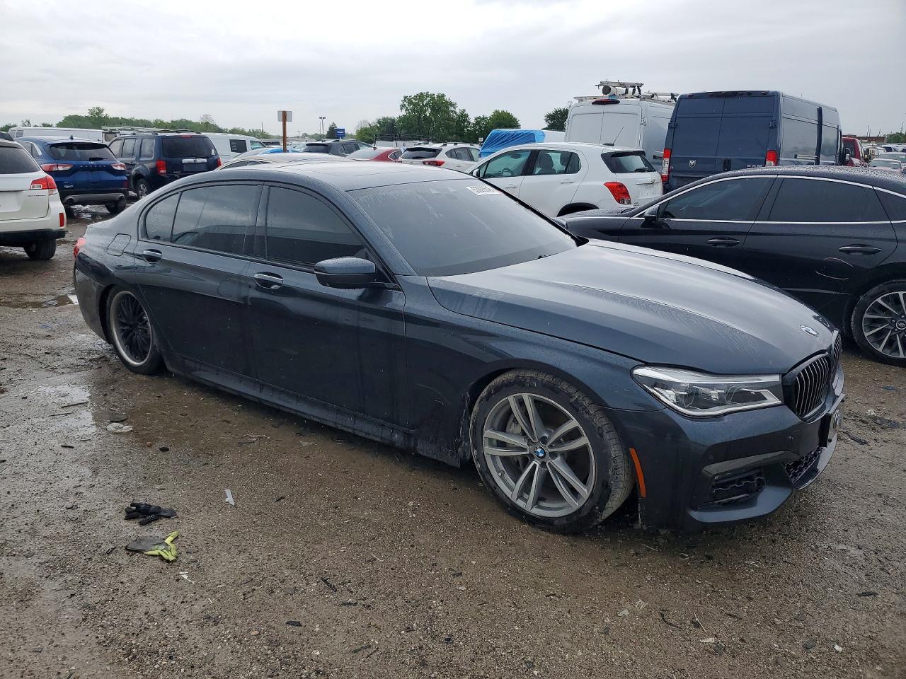 2017 BMW 750 Xi - Фото 4