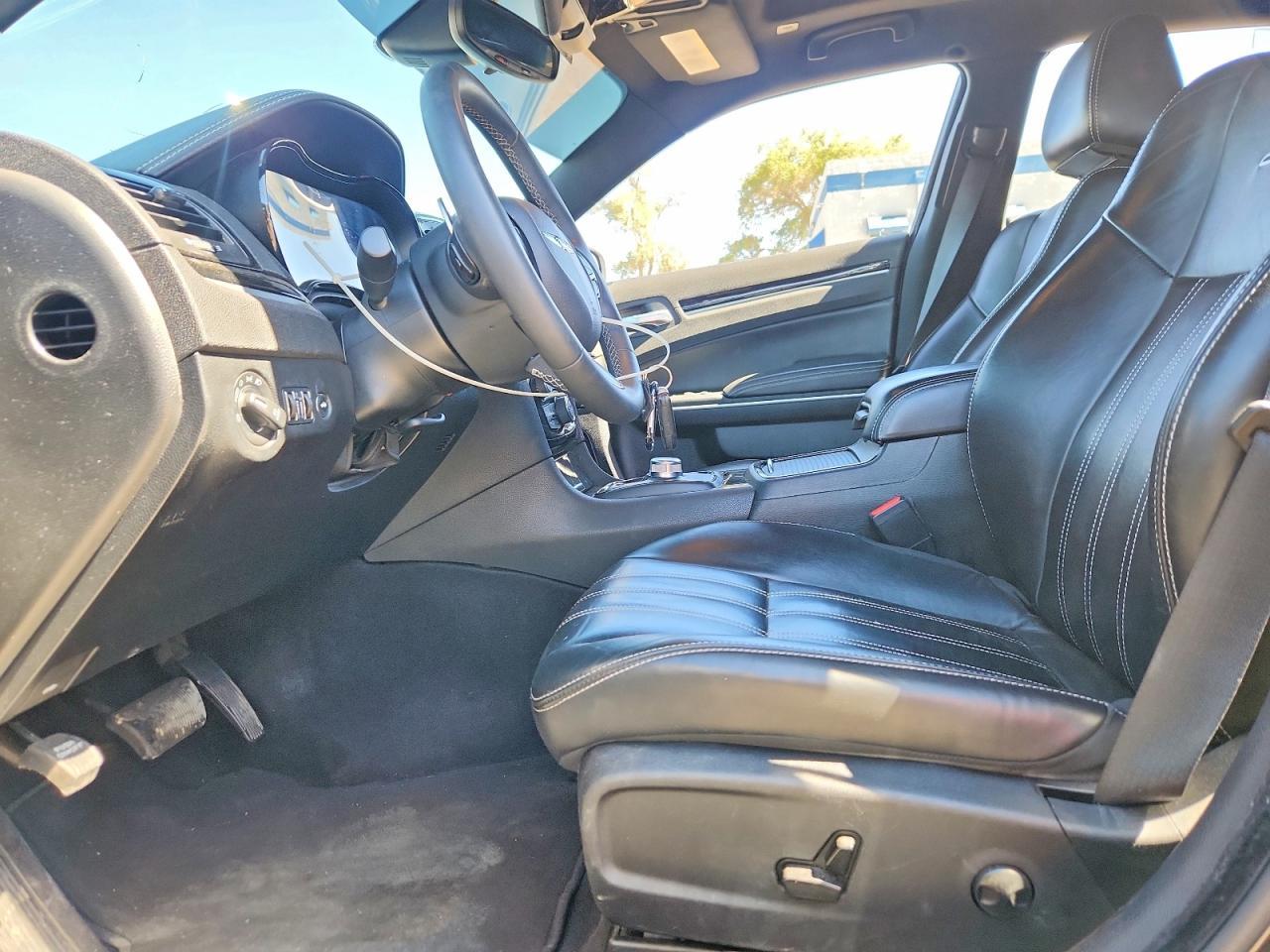 2023 Chrysler 300 S - Фото 7