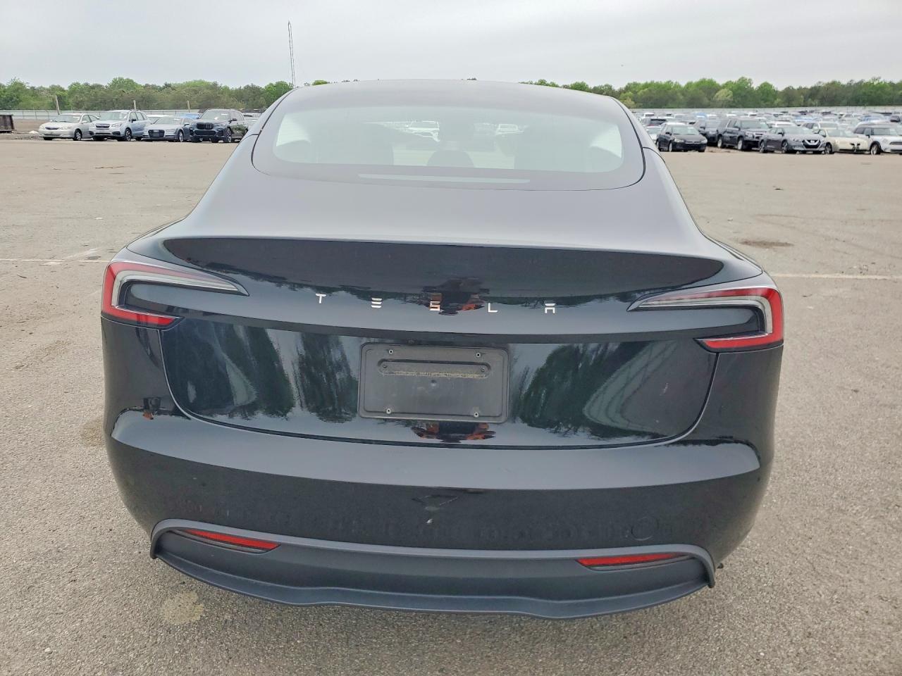 2024 Tesla Model 3 - Image 6