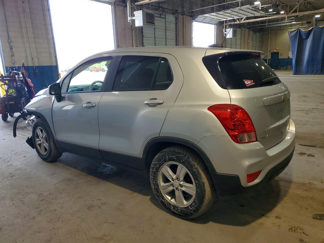 2019 Chevrolet Trax Ls - Image 2