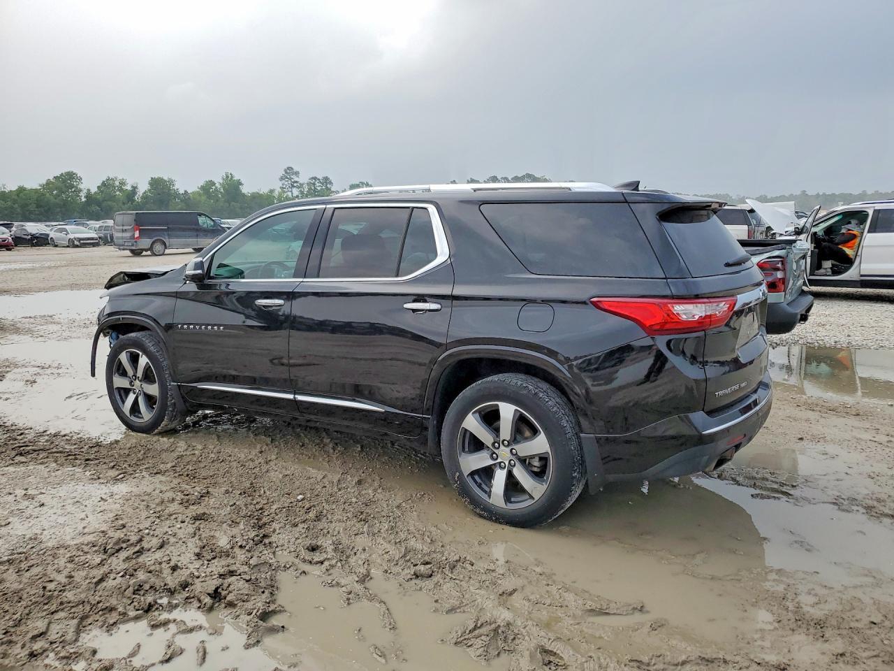 2020 Chevrolet Traverse High Country - Image 2