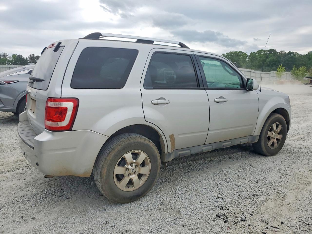 2011 Ford Escape Limited - Фото 3