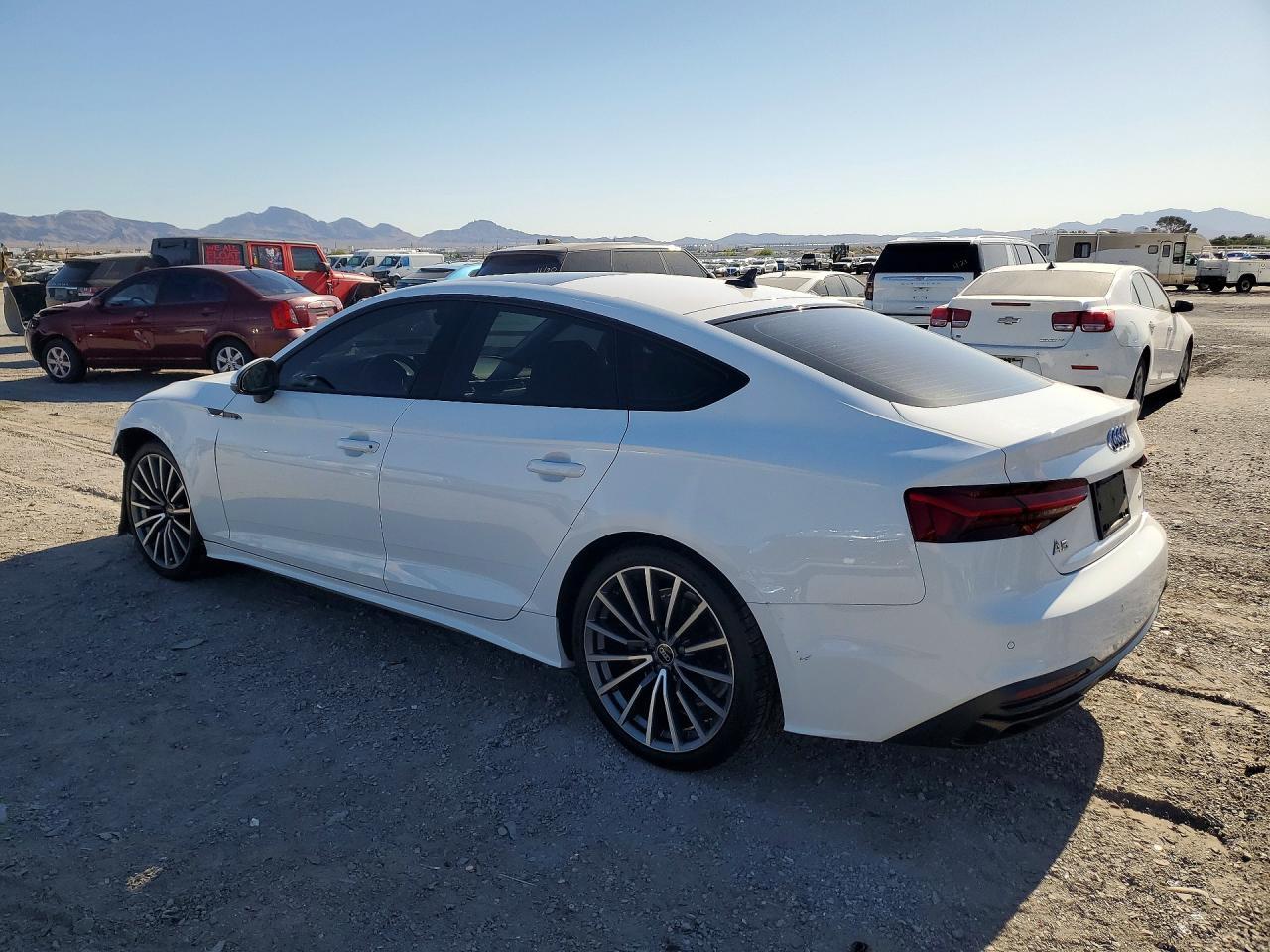 2022 Audi A5 Premium Plus 40 - Фото 2