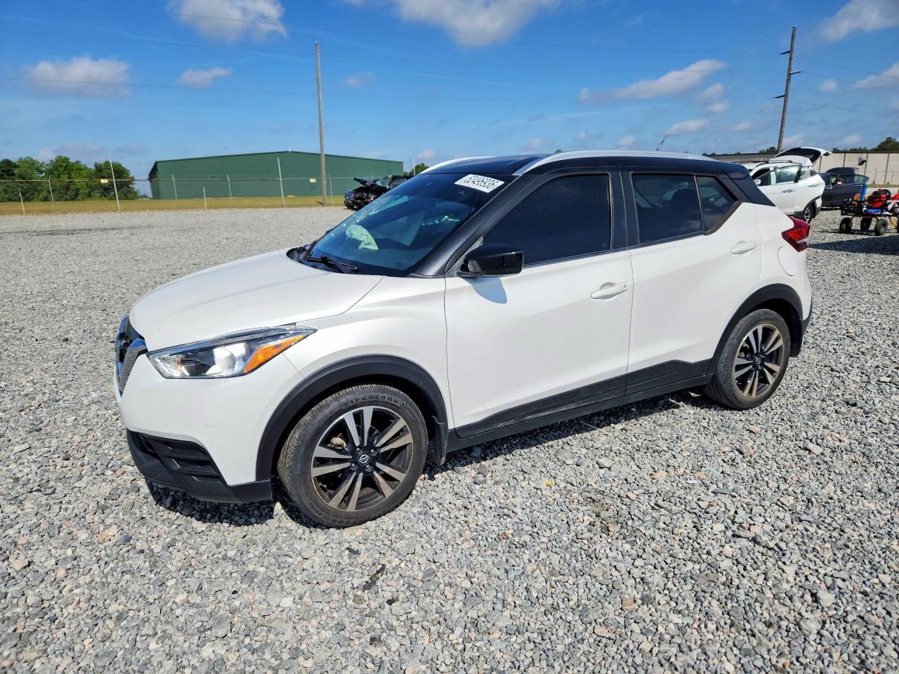 2020 Nissan Kicks Sv