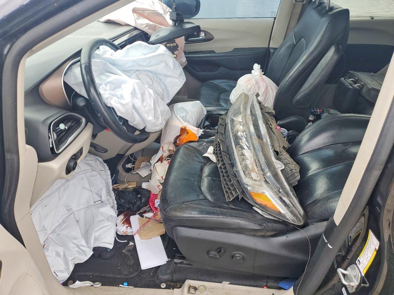 2019 Chrysler Pacifica Touring L - Image 7