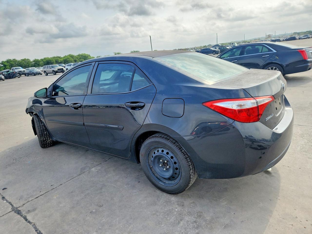 2015 Toyota Corolla Le - Фото 2