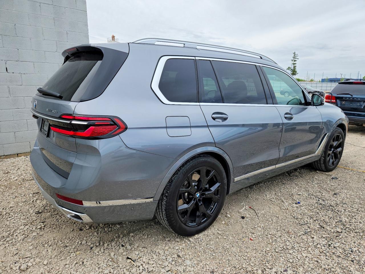 2025 BMW X7 xDrive40I - Фото 3