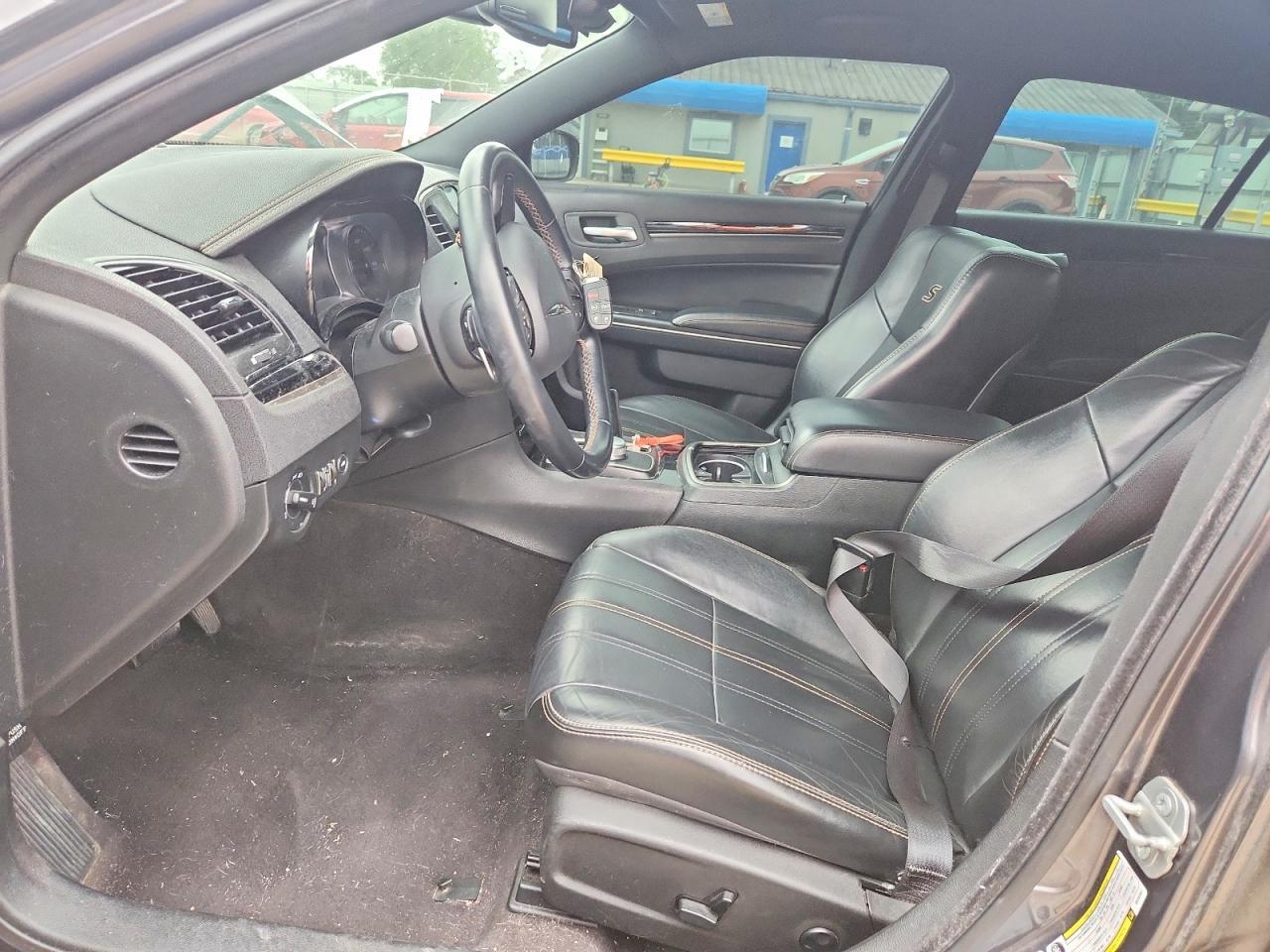 2016 Chrysler 300 S - Фото 7