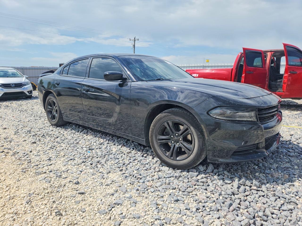 2019 Dodge Charger Sxt - Image 4