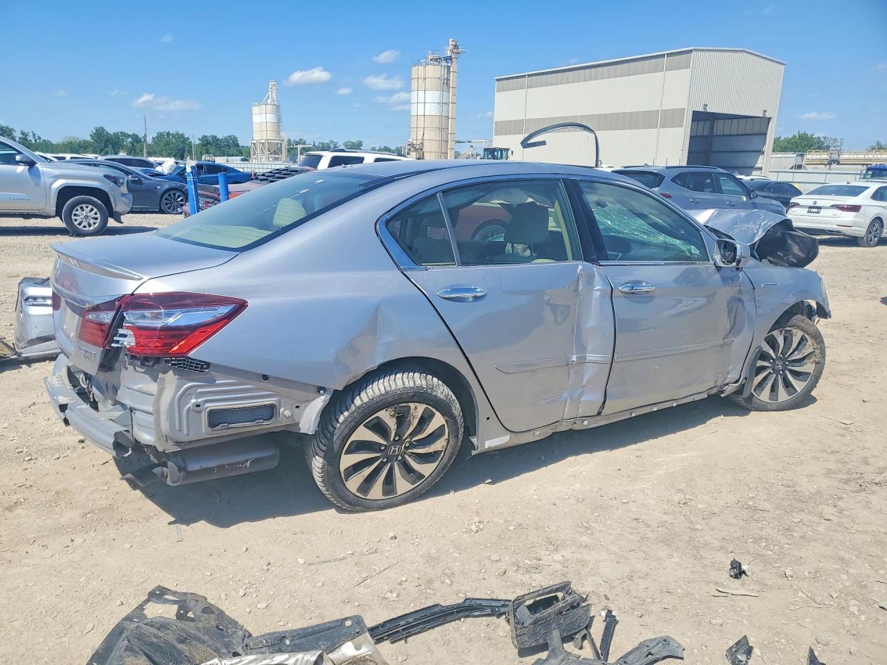 2017 Honda Accord Touring Hybrid - Фото 3