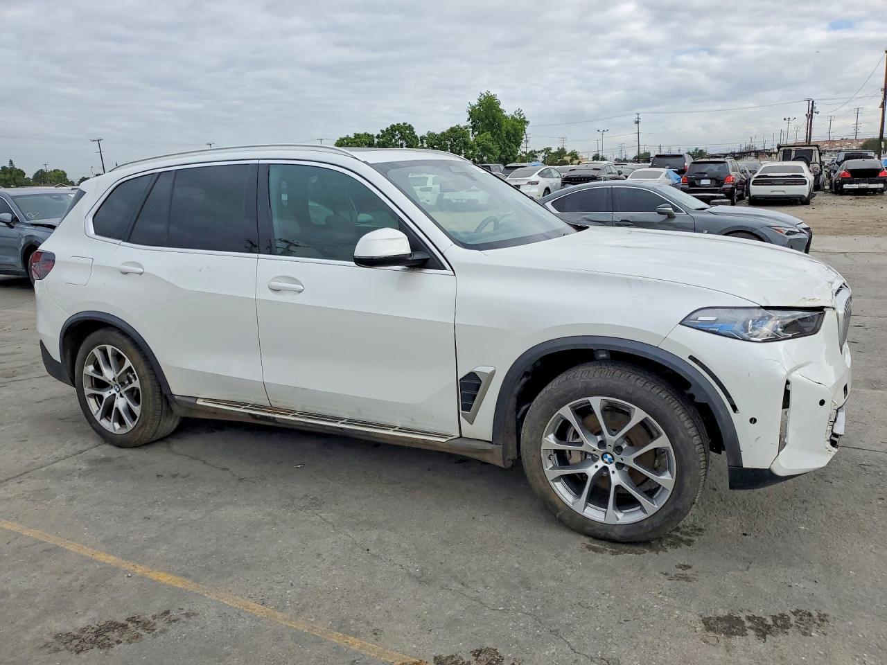 2025 BMW X5 xDrive40I - Фото 4