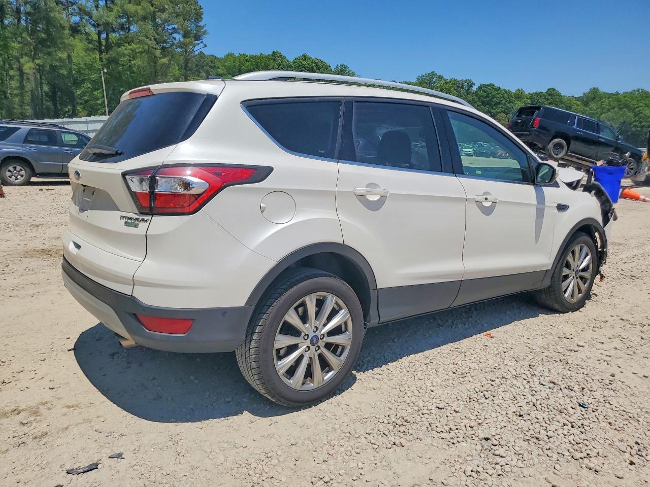 2017 Ford Escape Titanium - Image 3