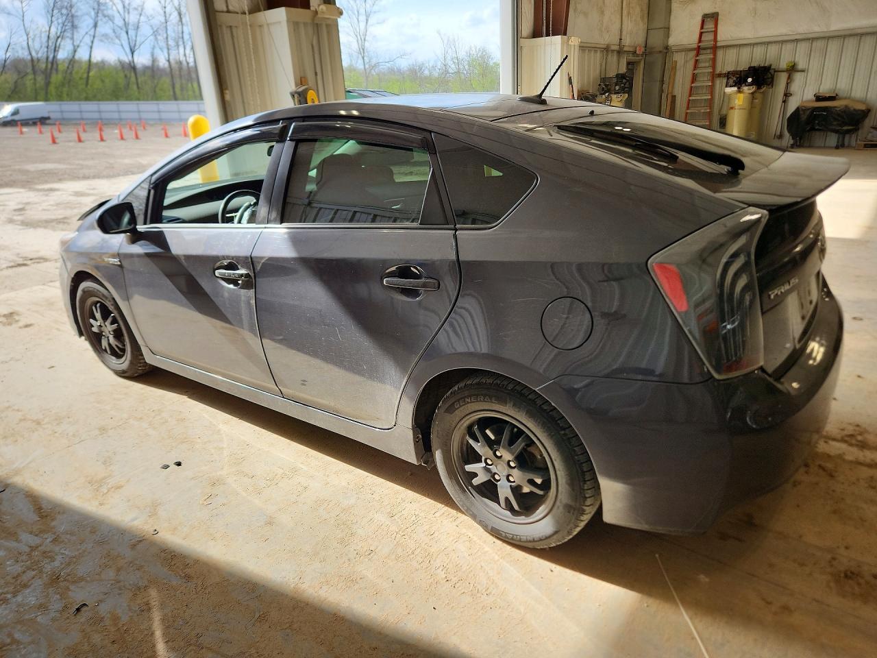 2010 Toyota Prius - Фото 2