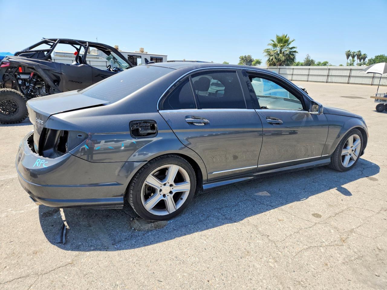 2010 Mercedes-Benz C-Class C300 4Matic - Фото 3