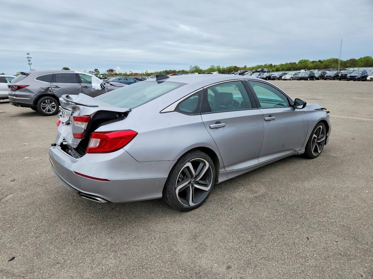 2022 Honda Accord Sport - Фото 3