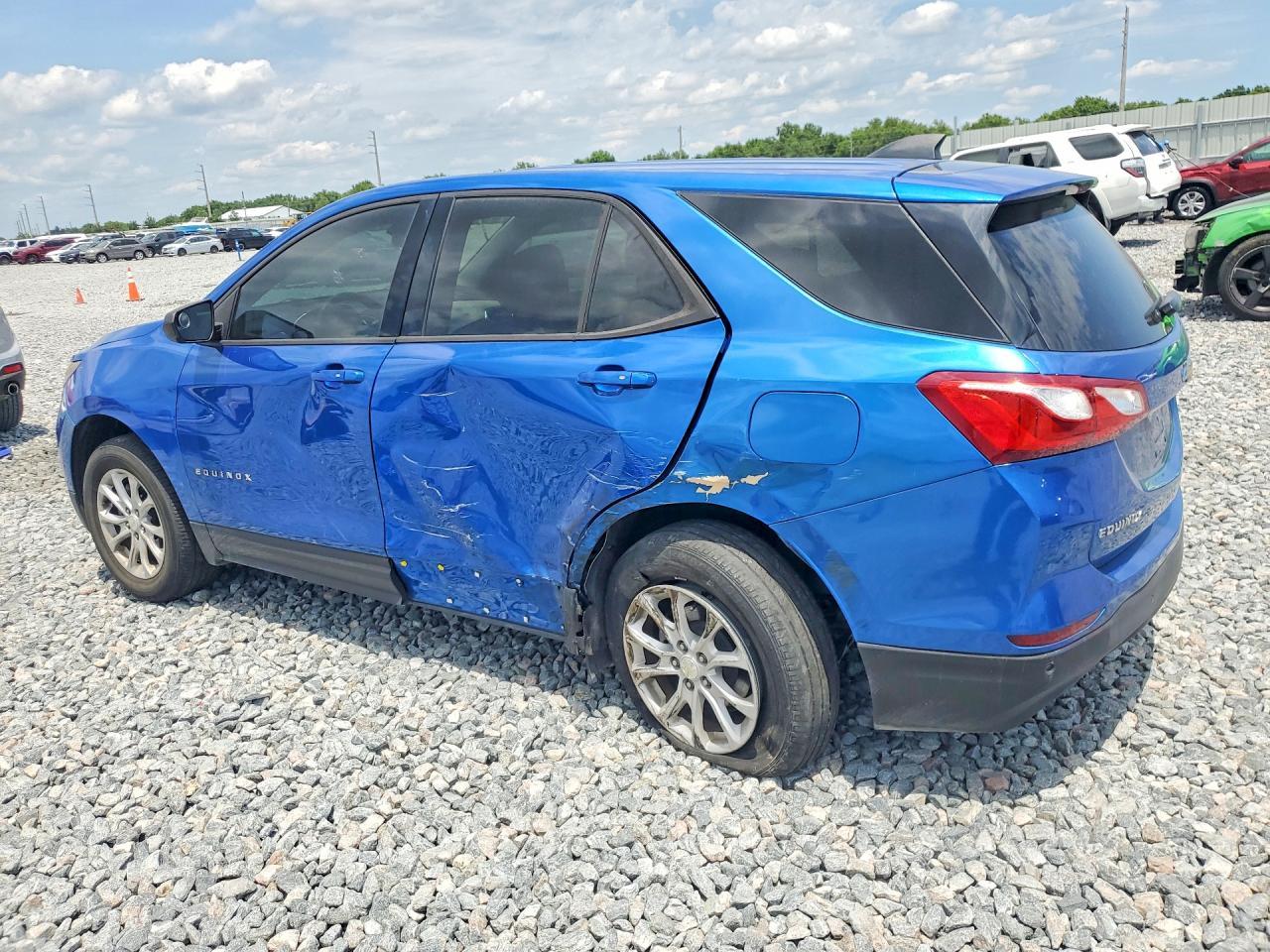 2019 Chevrolet Equinox Ls - Фото 2