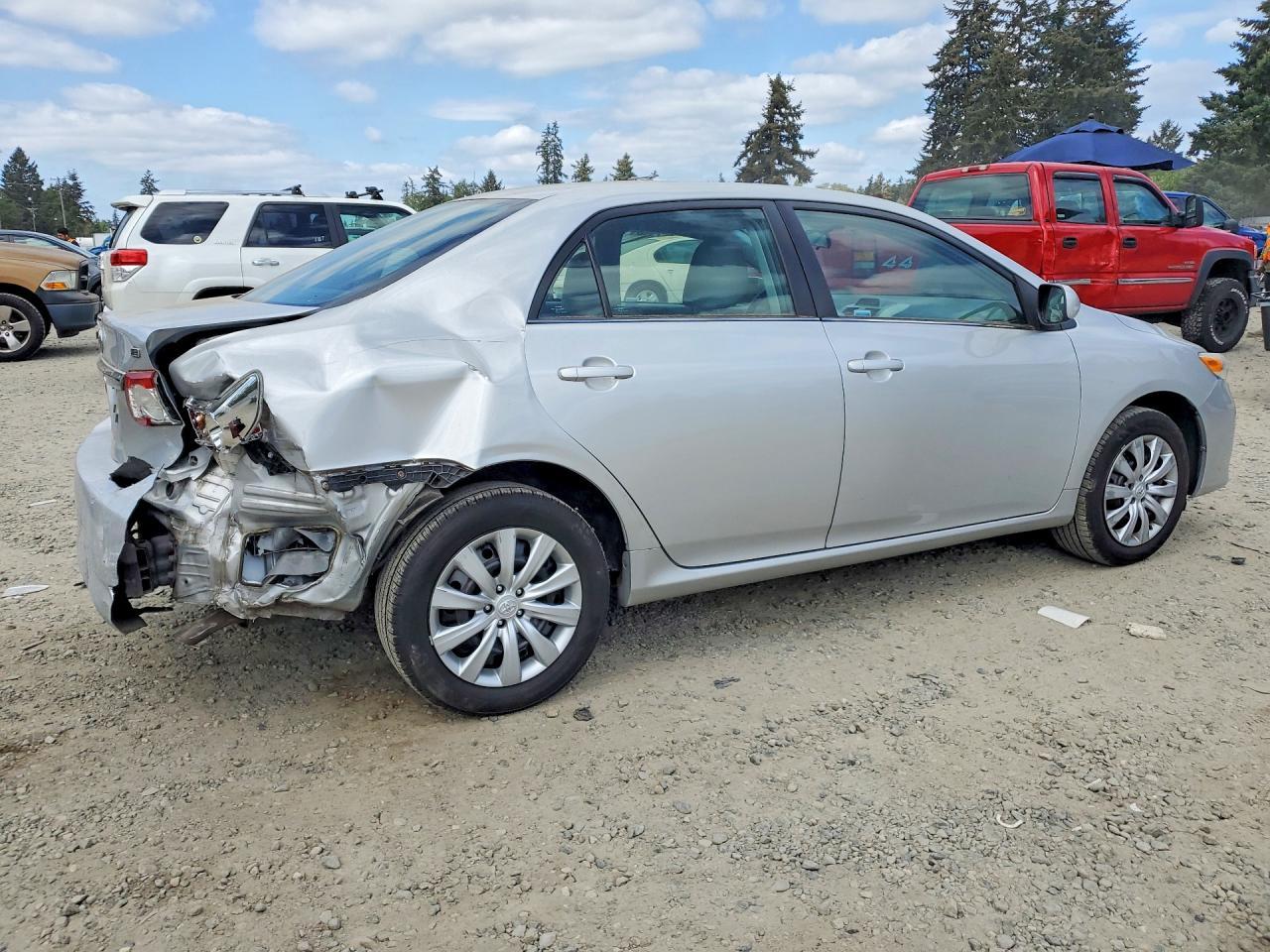 2013 Toyota Corolla Le - Фото 3
