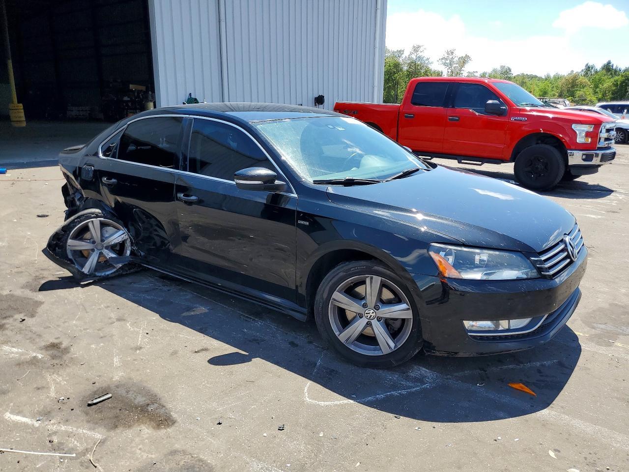 2015 Volkswagen Passat S - Image 4