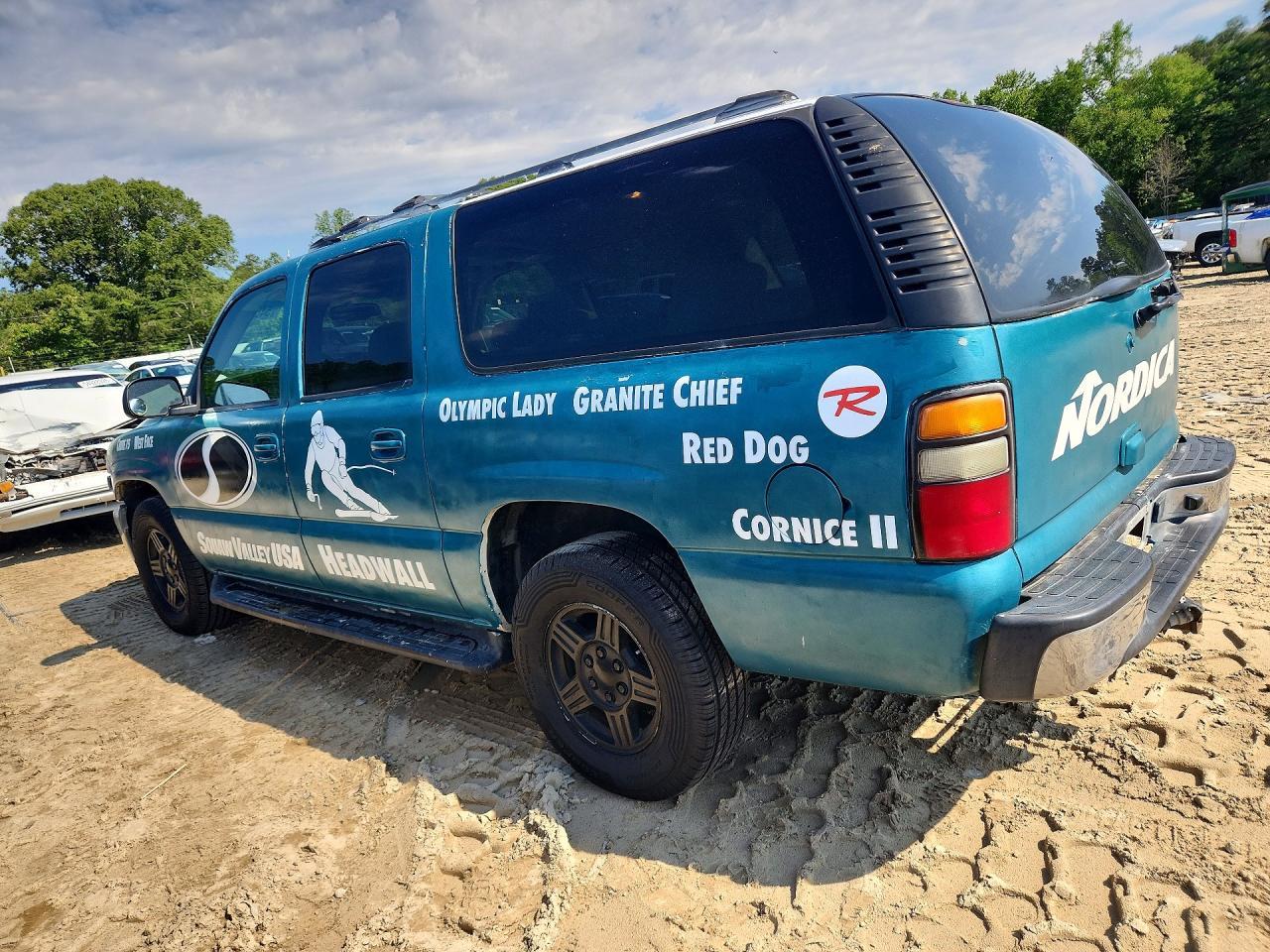 2004 Chevrolet Suburban C1500 - Image 2