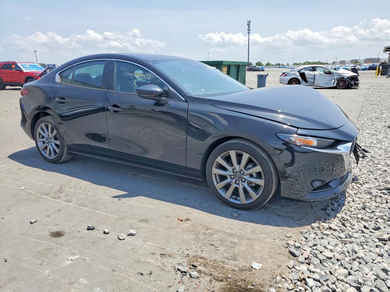 2025 Mazda 3 Preferred - Image 4
