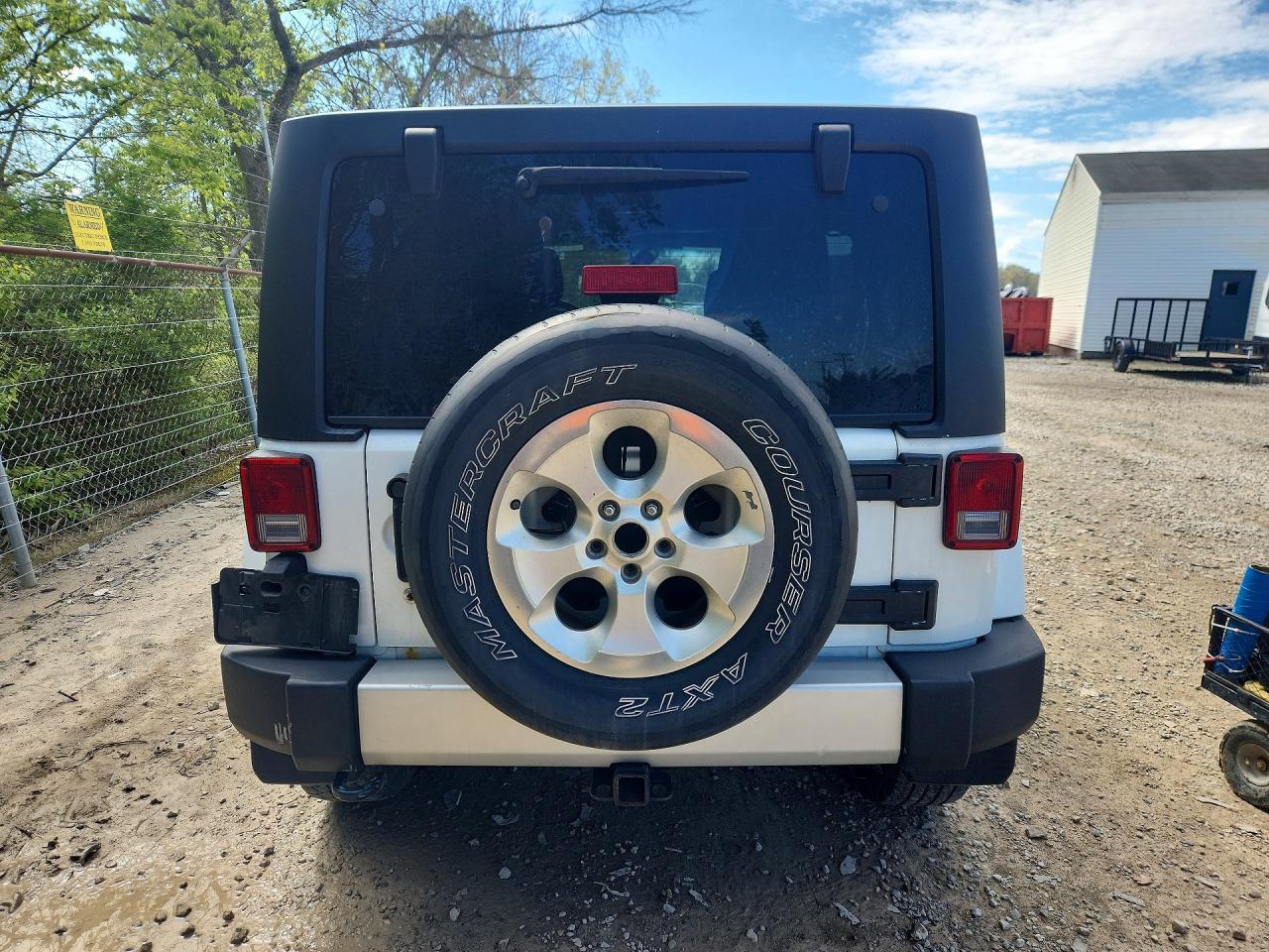 2015 Jeep Wrangler Unlimited Sahara - Image 6