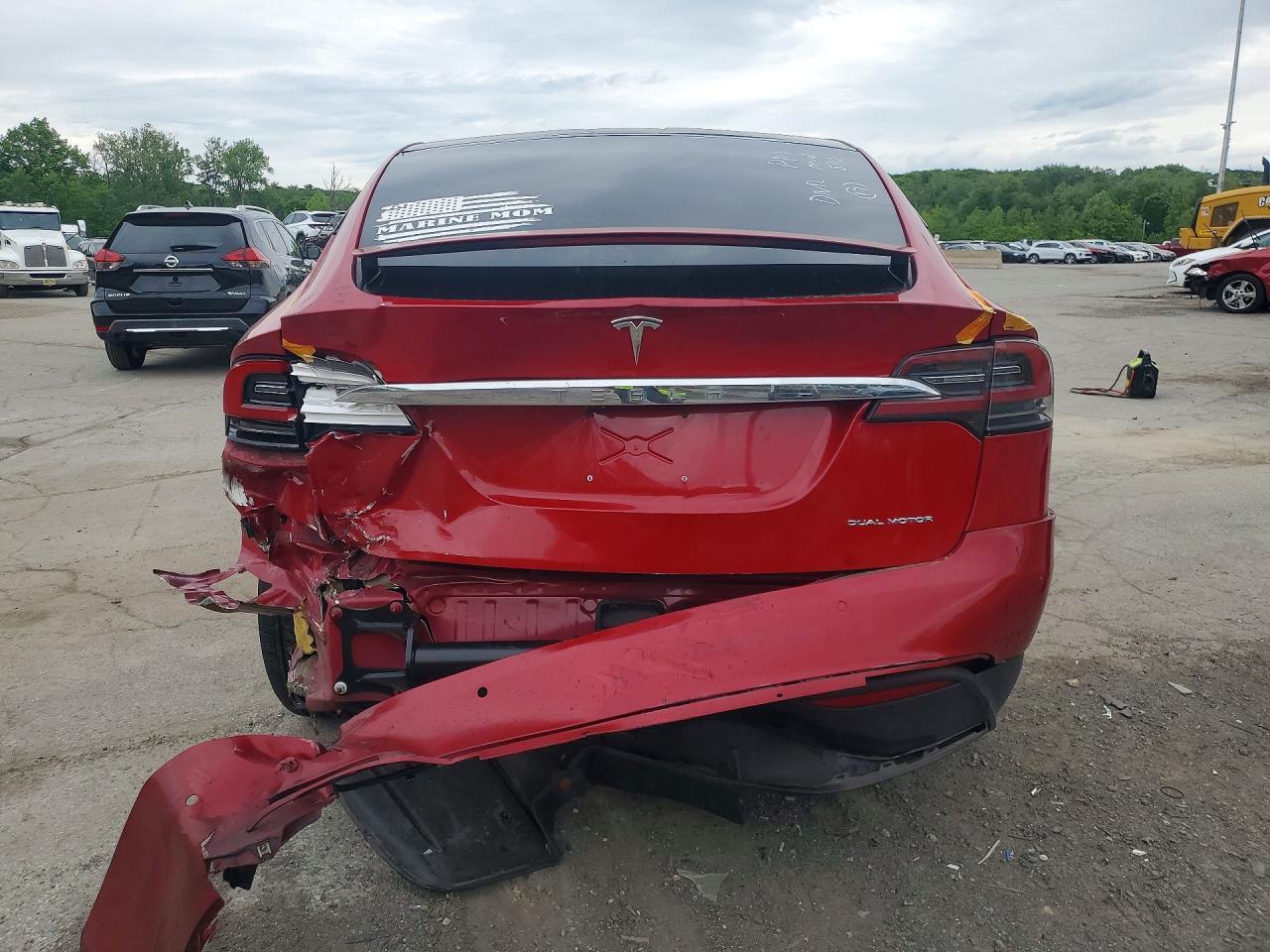 2020 Tesla Model X - Фото 6