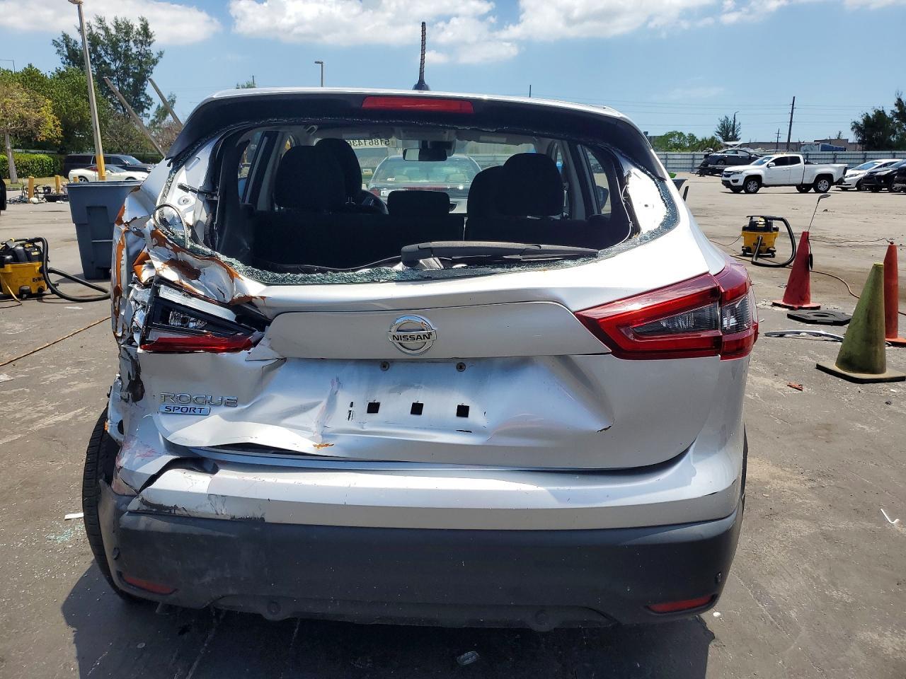 2020 Nissan Rogue Sport S - Image 6