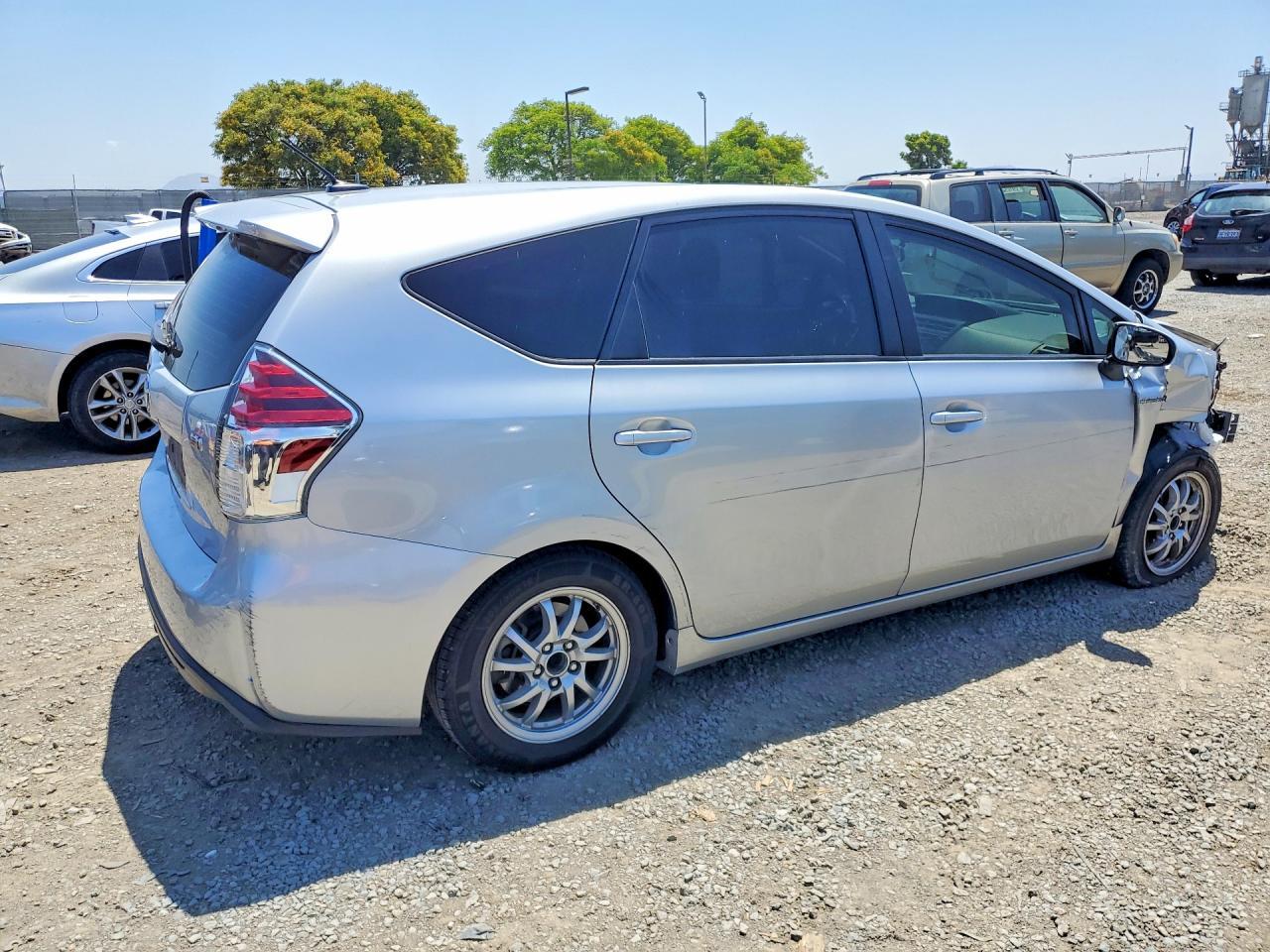 2017 Toyota Prius V Three - Image 3