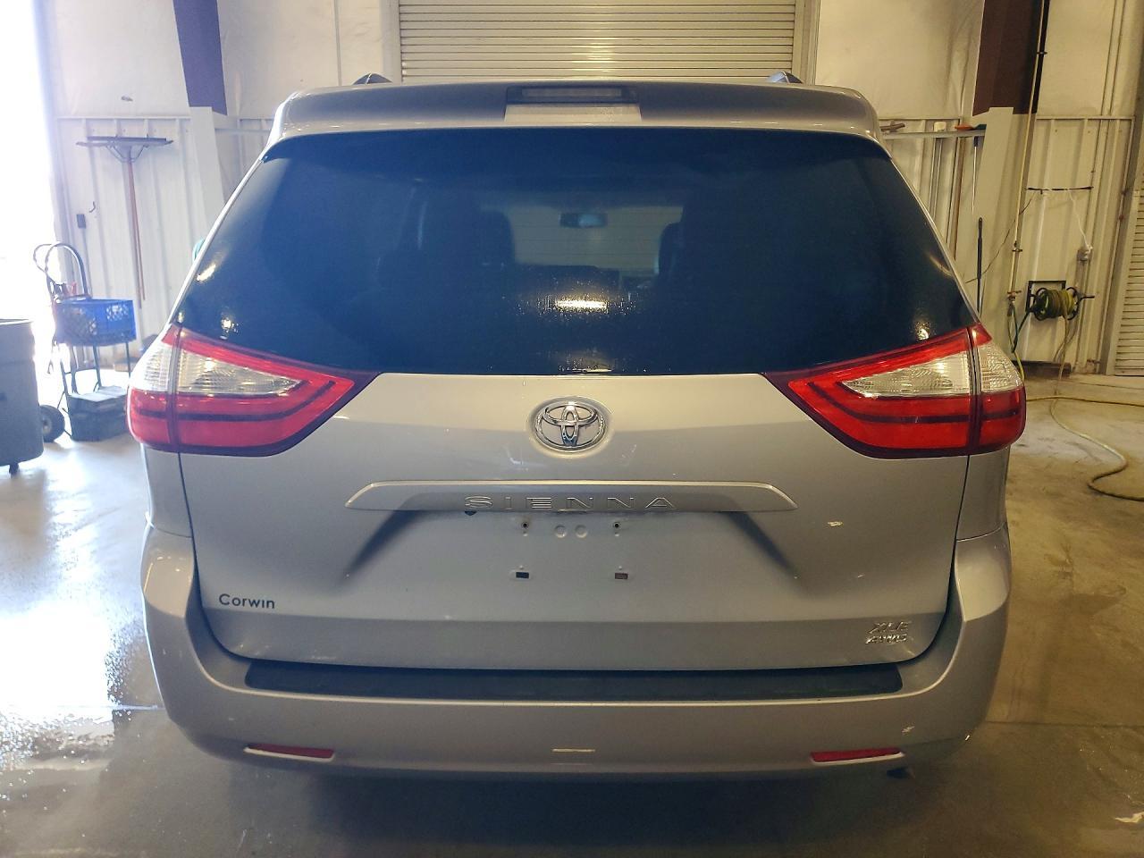 2015 Toyota Sienna Xle 7-Passenger - Фото 6