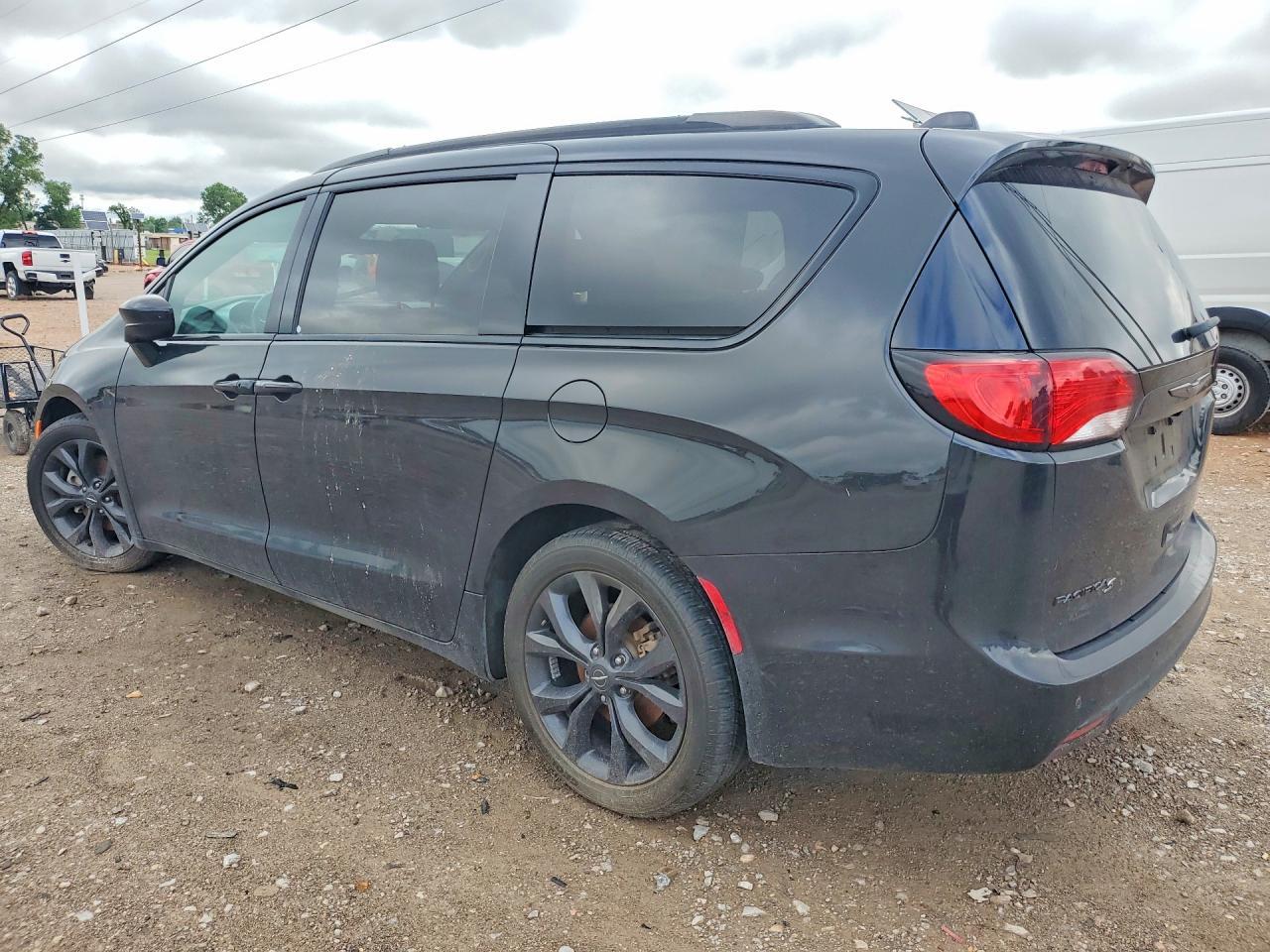 2019 Chrysler Pacifica Touring L - Фото 2
