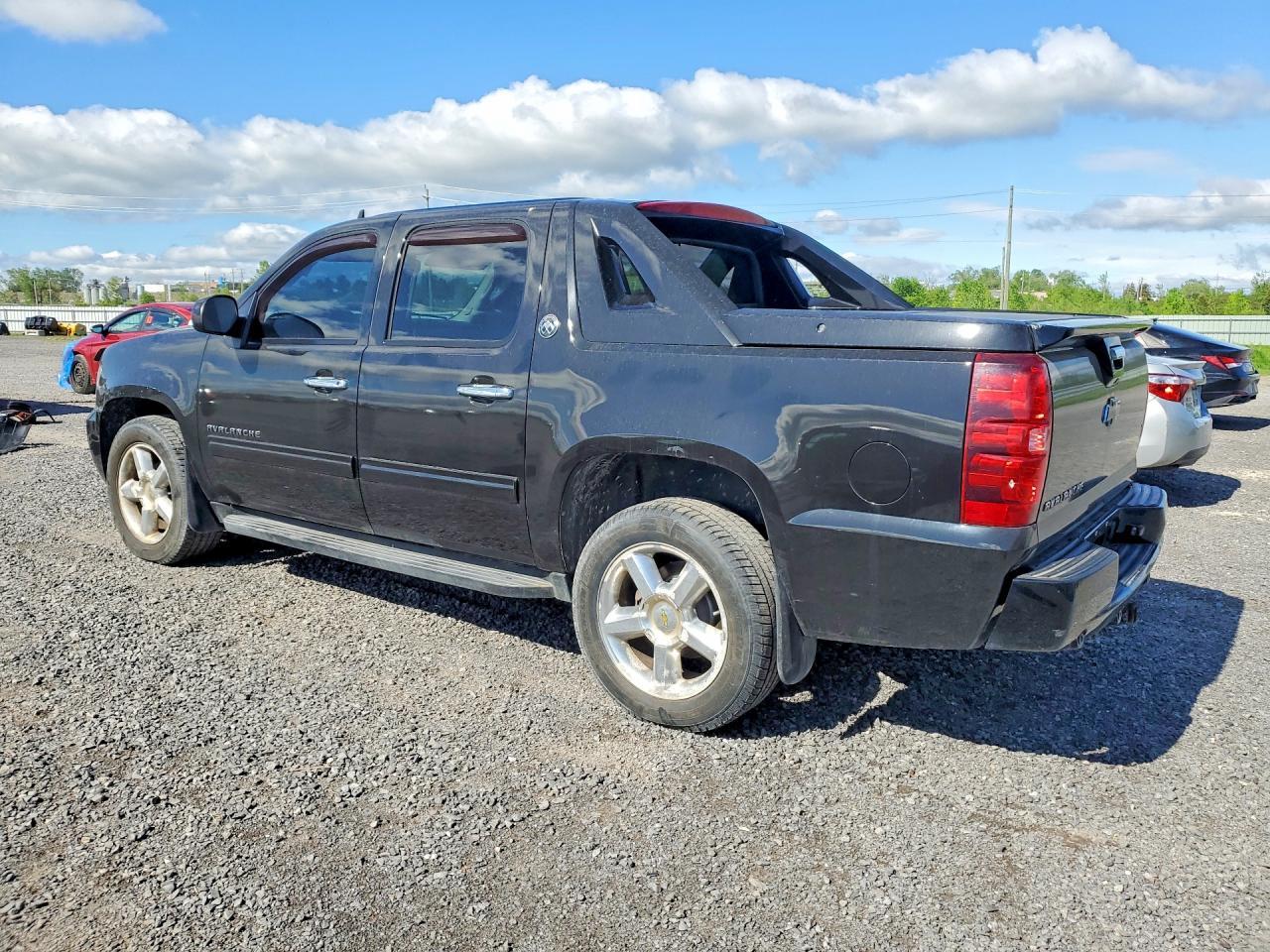 2013 Chevrolet Avalanche Lt - Фото 2