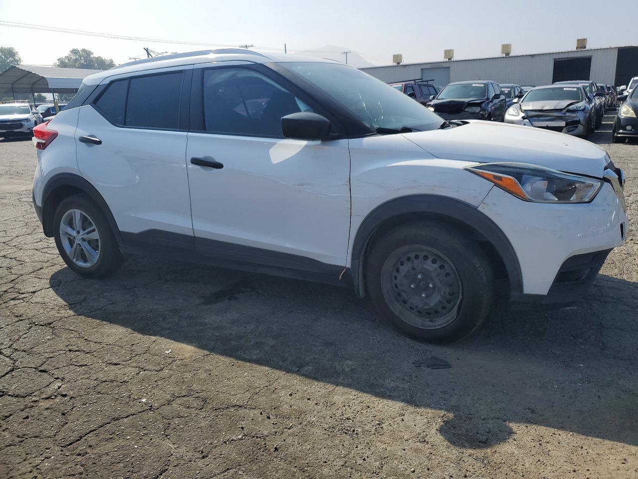 2019 Nissan Kicks S - Фото 4