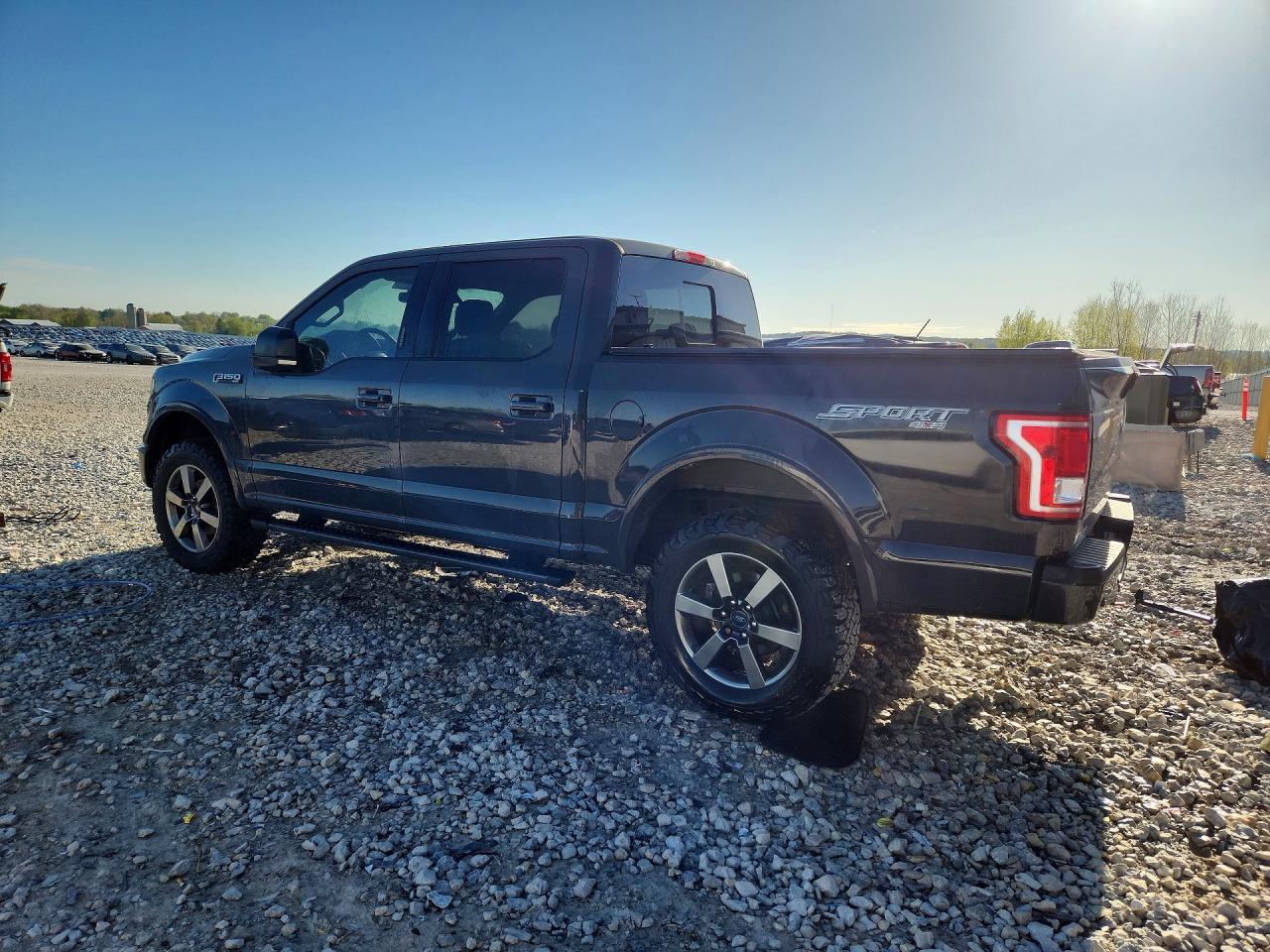 2016 Ford F150 Supercrew - Фото 2