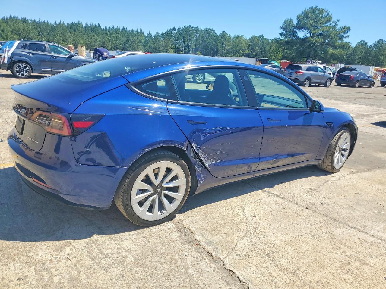 2022 Tesla Model 3 - Image 3