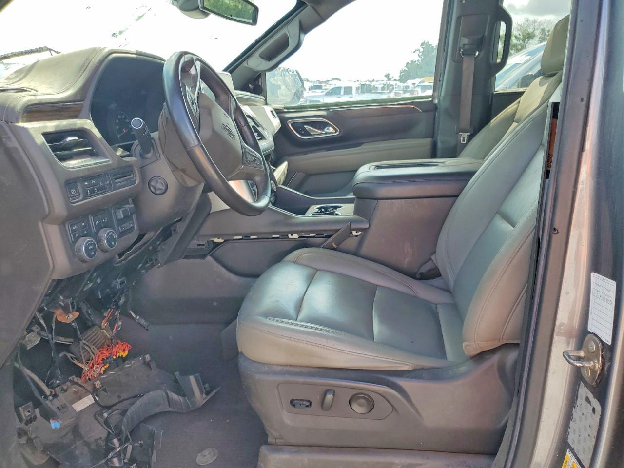 2021 Chevrolet Suburban K1500 Z71 - Image 7