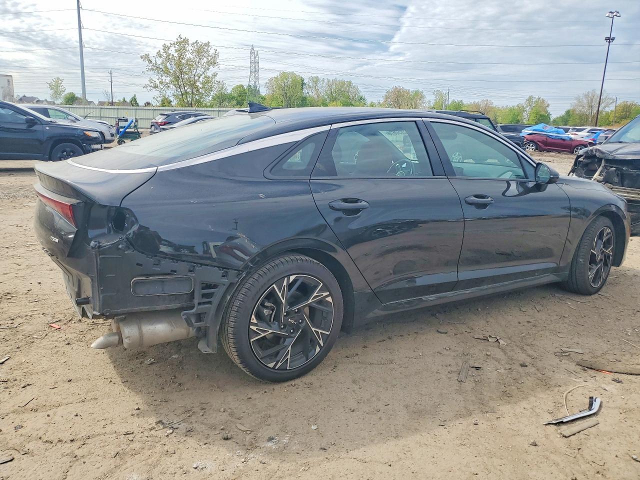 2025 Kia K5 Gt Line - Image 3