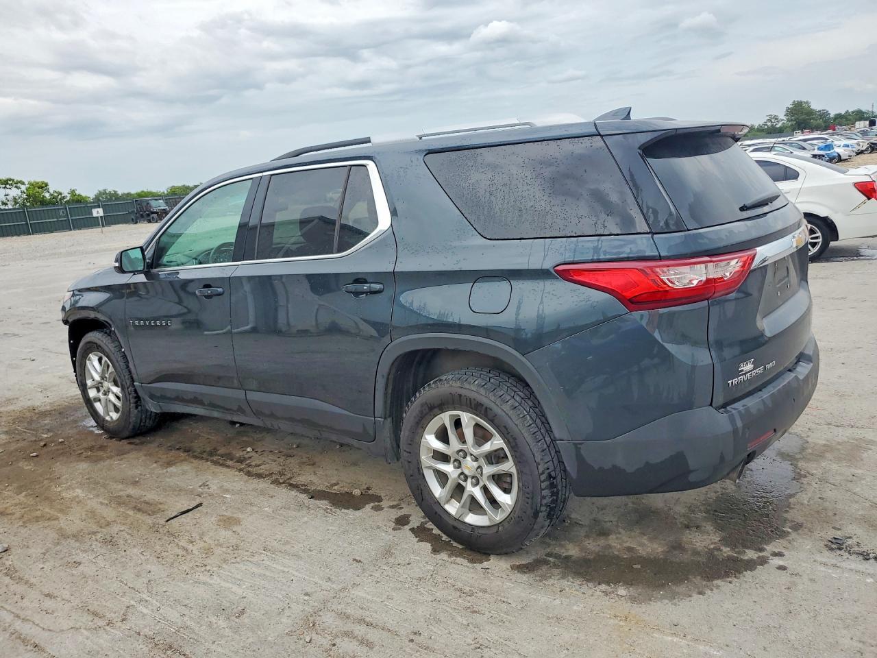 2018 Chevrolet Traverse Lt - Фото 2