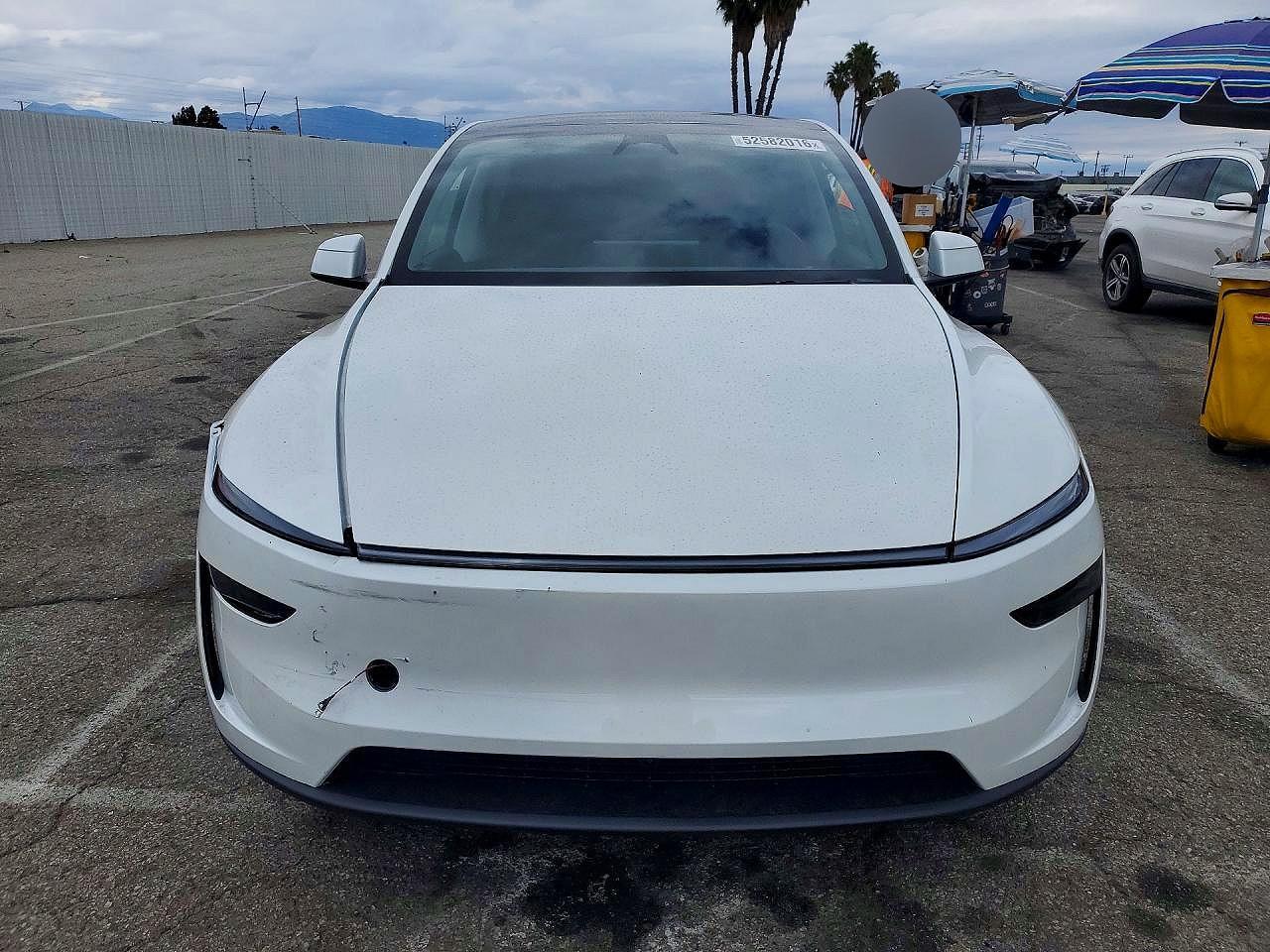 2026 Tesla Model Y - Фото 5